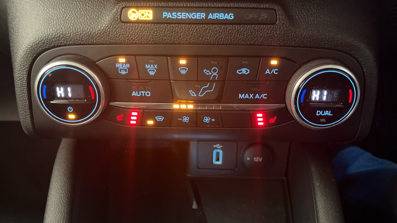 Ford Focus 1.0 EcoBoost Hybrid mHEV 125 Titanium Edition 5dr Petrol Hatchback